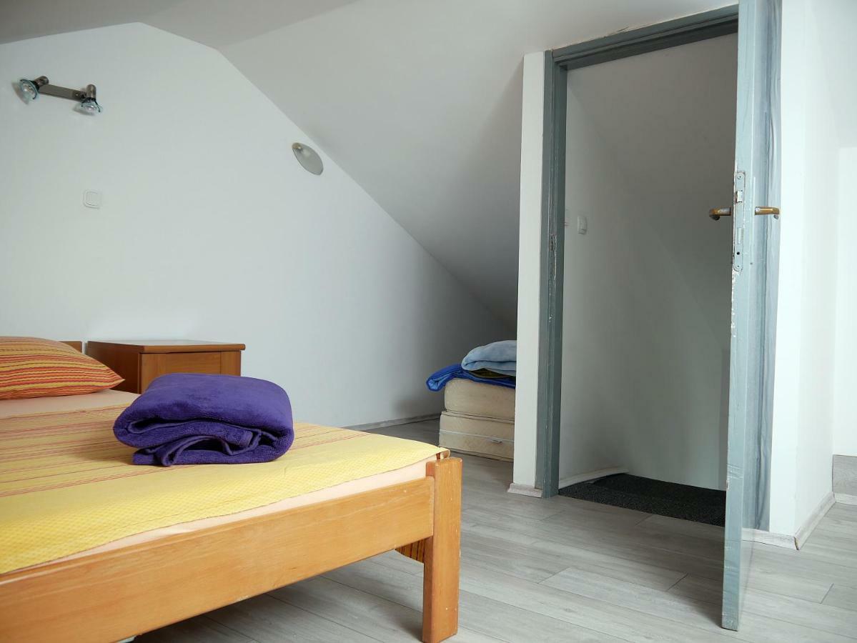 Apartment Gaga And Nia Krk Town Eksteriør bilde